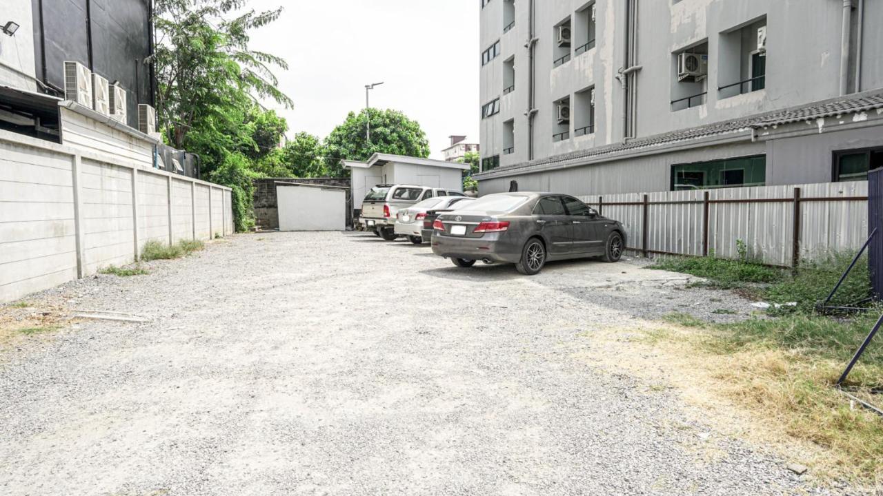 Roomquest Bangkok Don Mueang Airport Екстер'єр фото