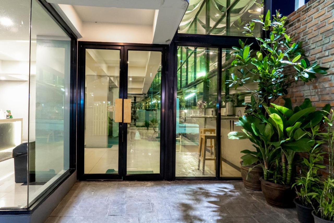 Roomquest Bangkok Don Mueang Airport Екстер'єр фото